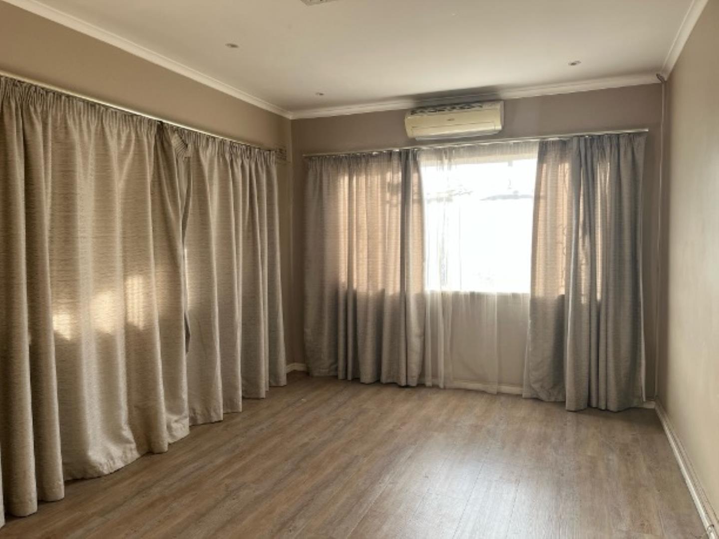 714866_LOUNGE.jpg
